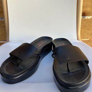 Donald J Pliner 'Fifi' Sandal